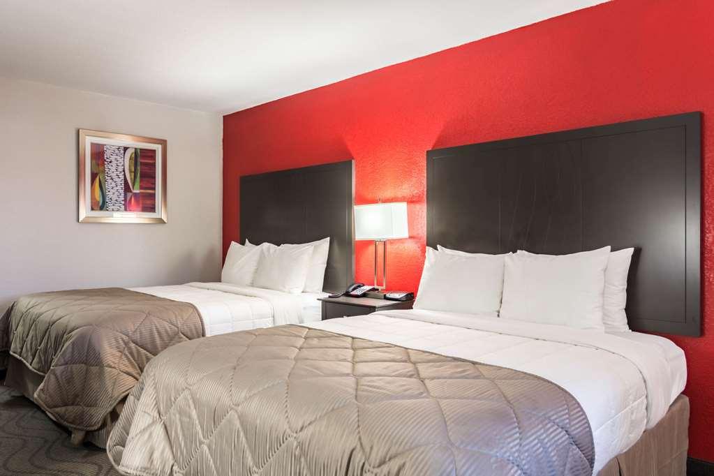 Clarion Inn & Suites Russellville I-40 Rum bild