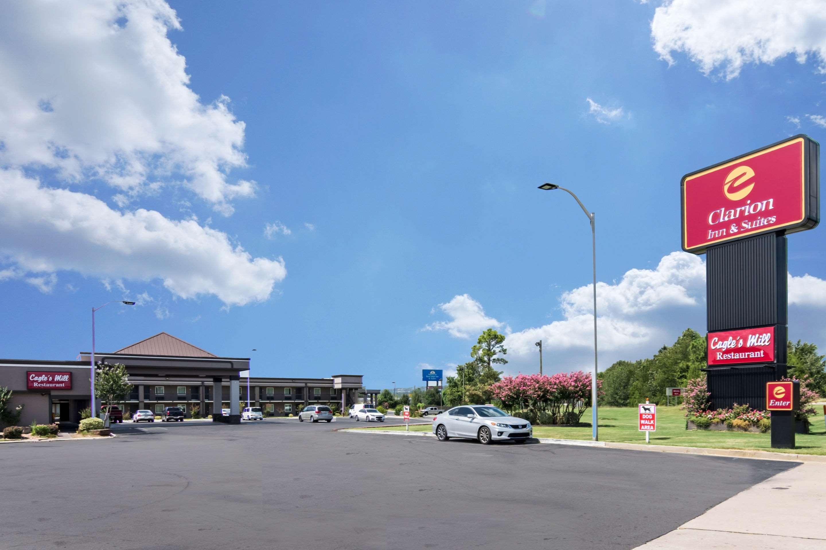 Clarion Inn & Suites Russellville I-40 Exteriör bild