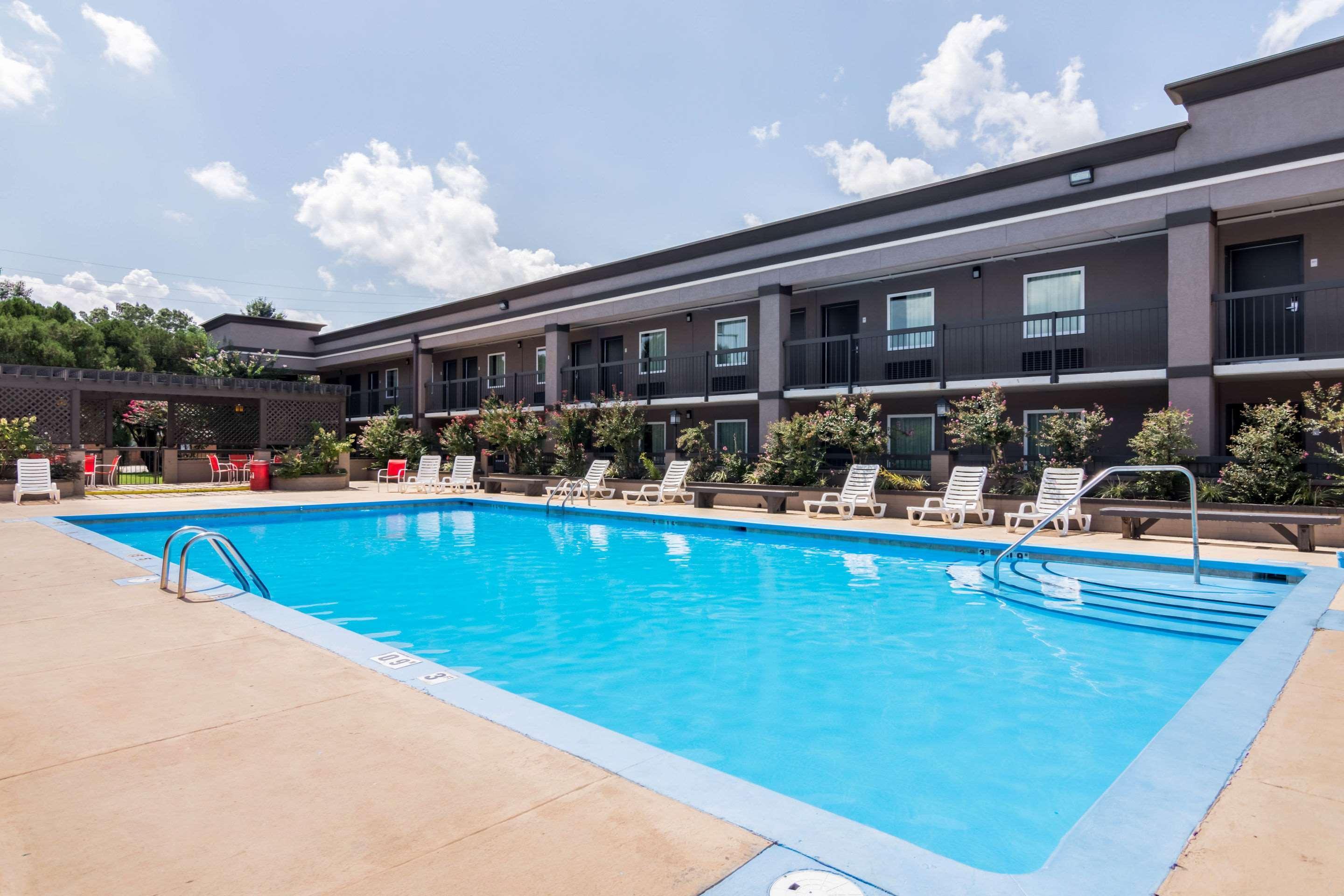 Clarion Inn & Suites Russellville I-40 Exteriör bild