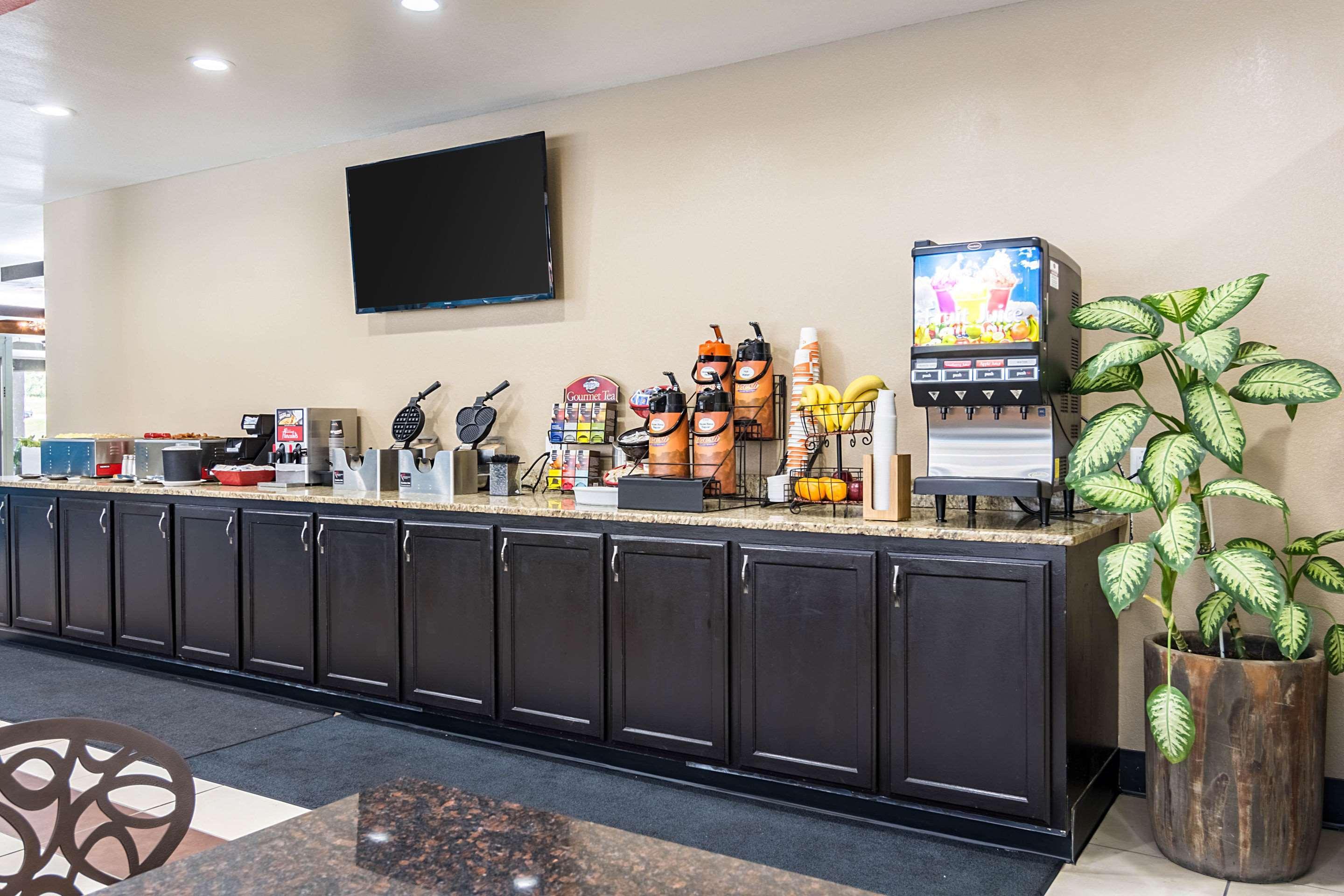 Clarion Inn & Suites Russellville I-40 Exteriör bild