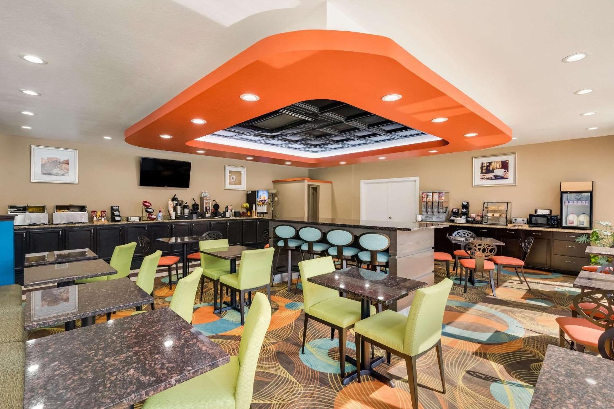 Clarion Inn & Suites Russellville I-40 Exteriör bild