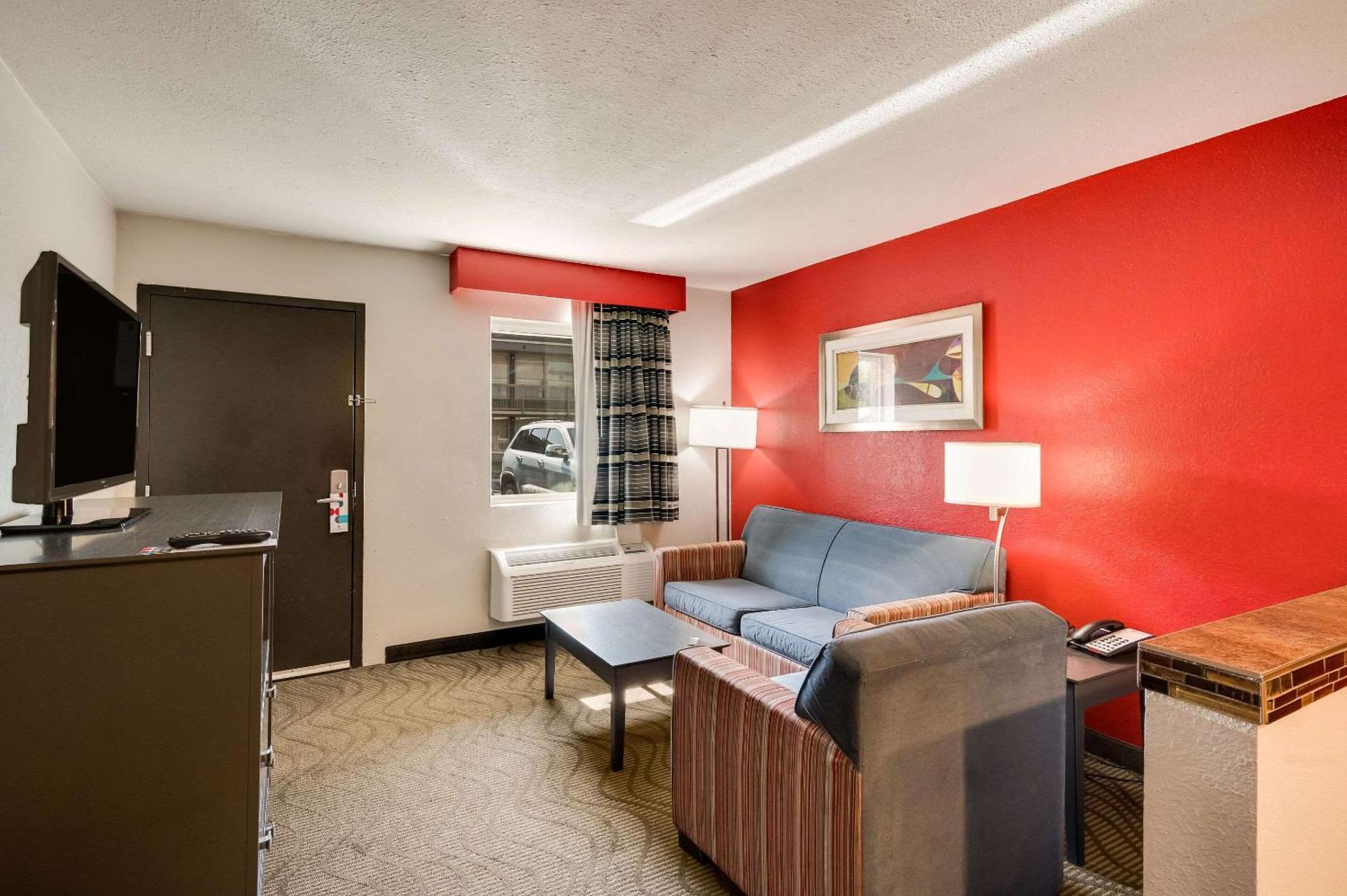 Clarion Inn & Suites Russellville I-40 Exteriör bild